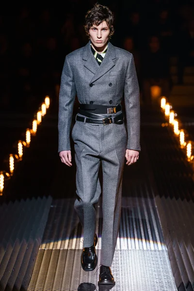 Look 9